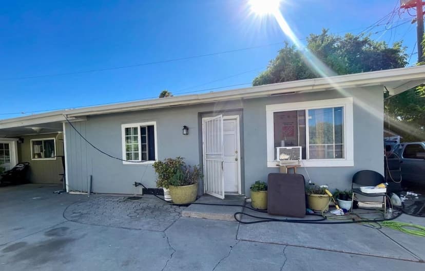 420 West Jackson Street - Photo 1 of 7