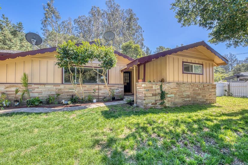 454 Paradise Road - Photo 1 of 8