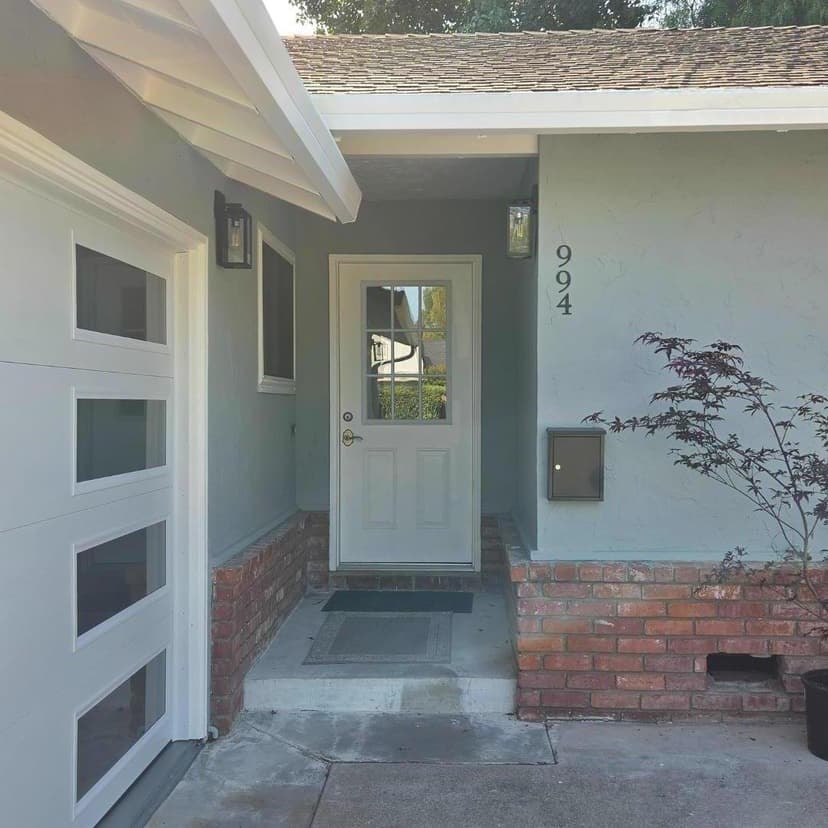 994 Colonial Lane - Photo 1 of 4