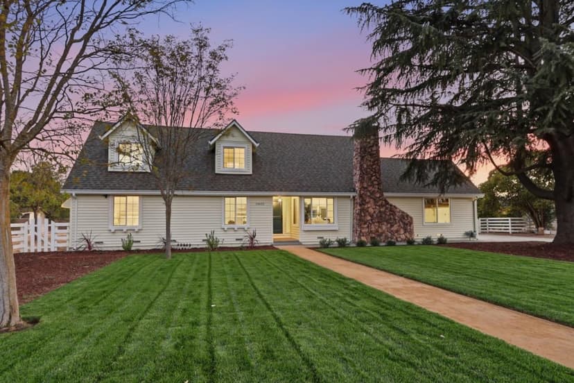 14655 Country Lane - Photo 1 of 8