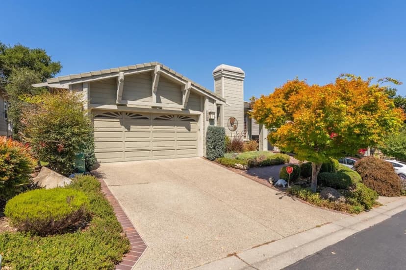 10483 Fairway Lane - Photo 1 of 8