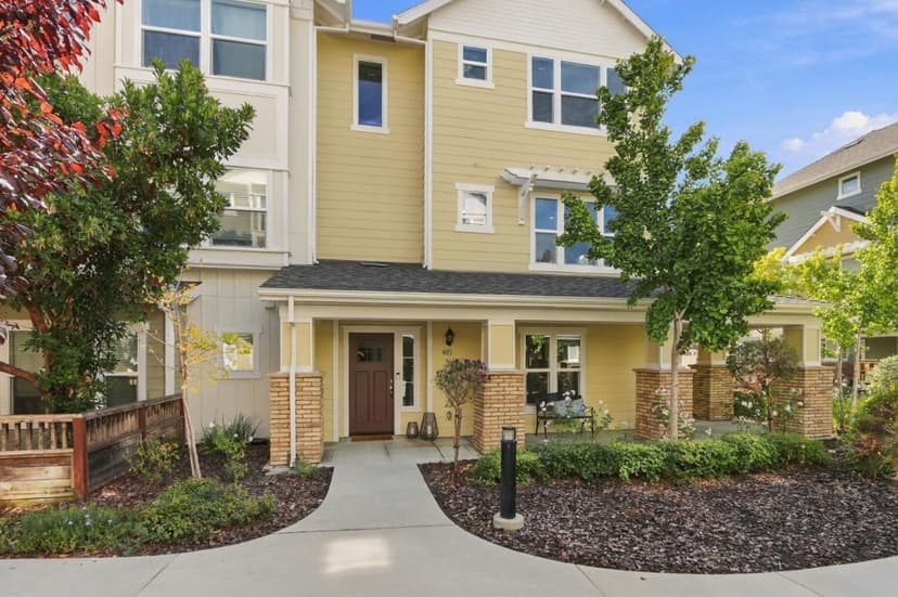 403 South Hummingbird Lane - Photo 1 of 8