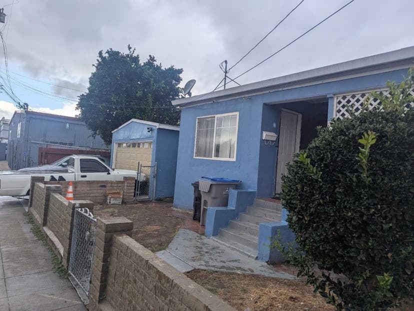 521 Santa Ana Avenue - Photo 1 of 8