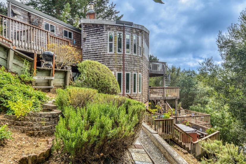 100 Carol Way - Photo 1 of 8