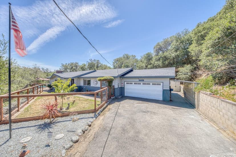 665 Paradise Road #B - Photo 1 of 8