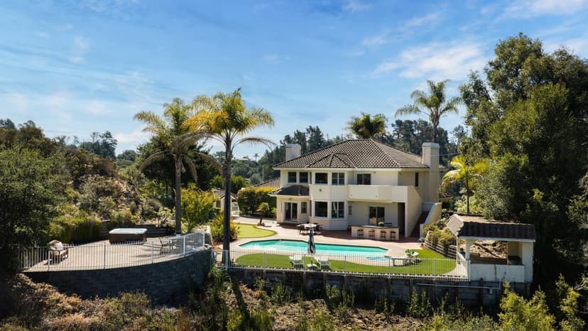 760 Del Valle - Photo 1 of 8