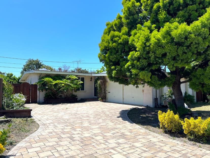 183 Thompson Square - Photo 1 of 8
