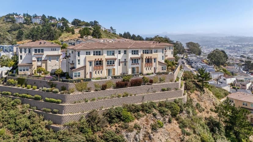 3001 Ocean View Court #E - Photo 1 of 8