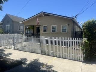 916 Sally Street - Photo 1 of 8