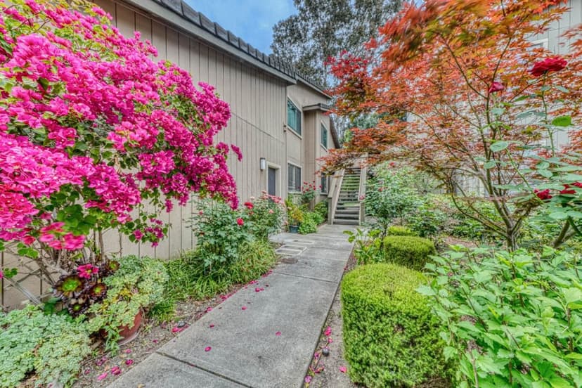 195 Del Monte Lane - Photo 1 of 8