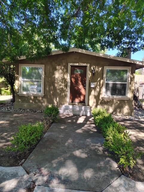 217 Semple Street - Photo 1 of 5