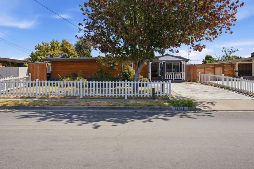 27532 Gainesville Avenue - Photo 1 of 8