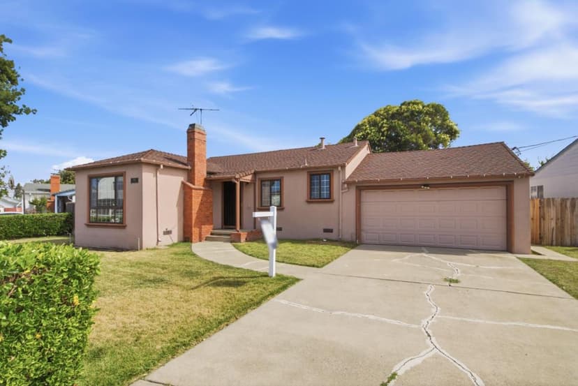 1343 Fargo Ave - Photo 1 of 8