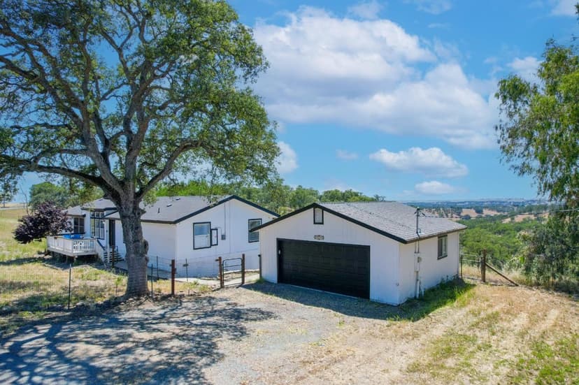 7242 Da Lee Road - Photo 1 of 8