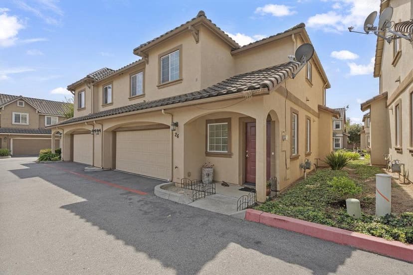 26 Oliveira Loop - Photo 1 of 8