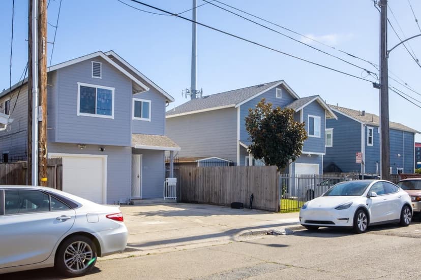 816 7th Avenue - Photo 1 of 8