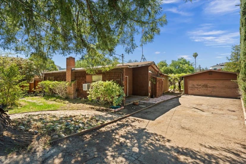 16001 Stephenie Lane - Photo 1 of 8