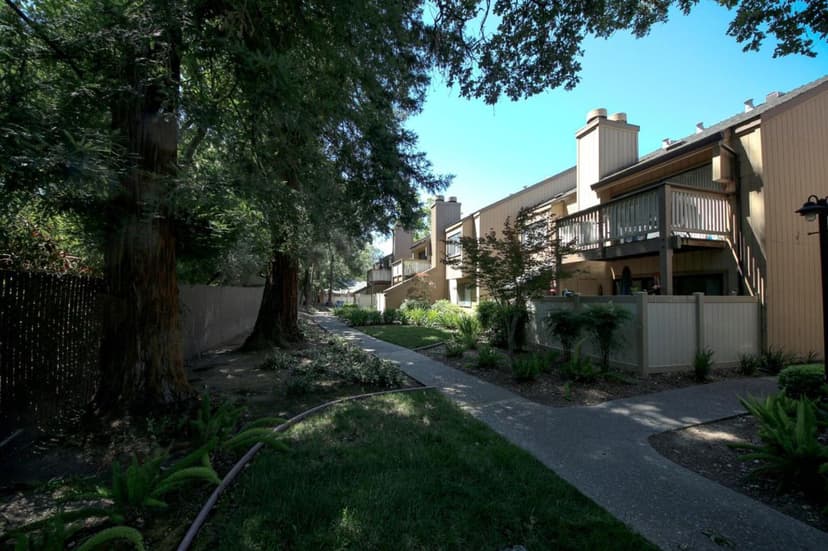 546 Woodside Oaks #6 - Photo 1 of 8