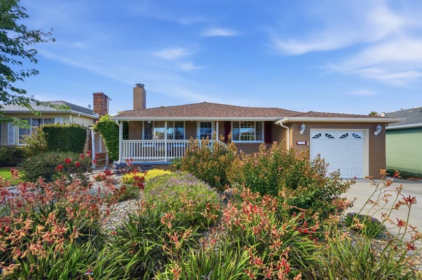 213 Estrella Way - Photo 1 of 8