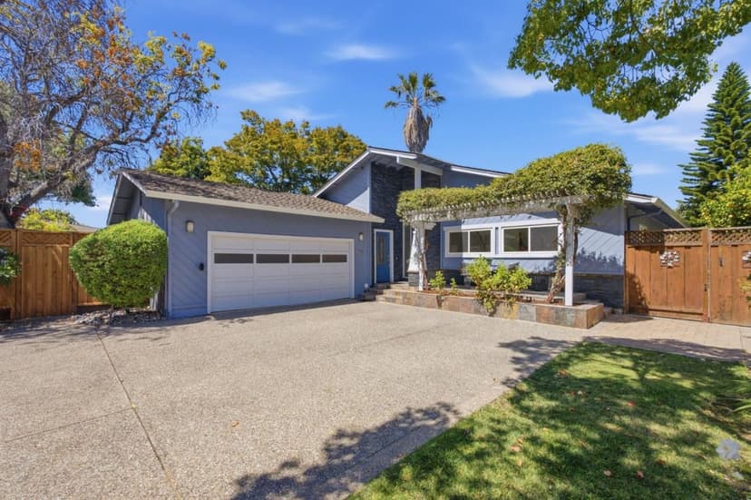 995 Warwick Court - Photo 1 of 8