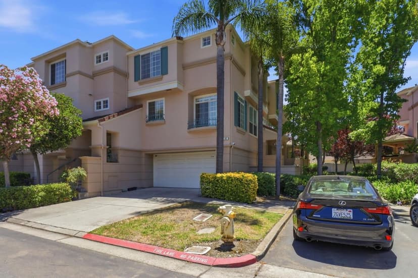 352 Montecito Way - Photo 1 of 8