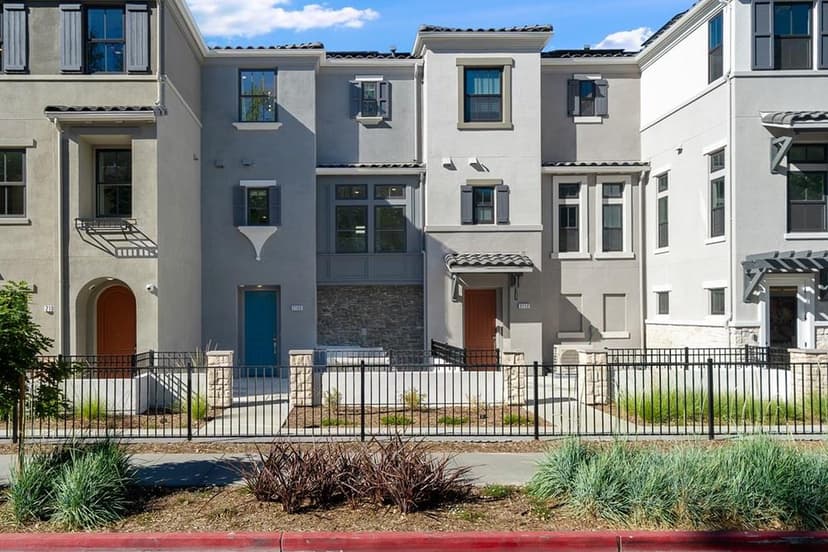 2112 Latham Street - Photo 1 of 8