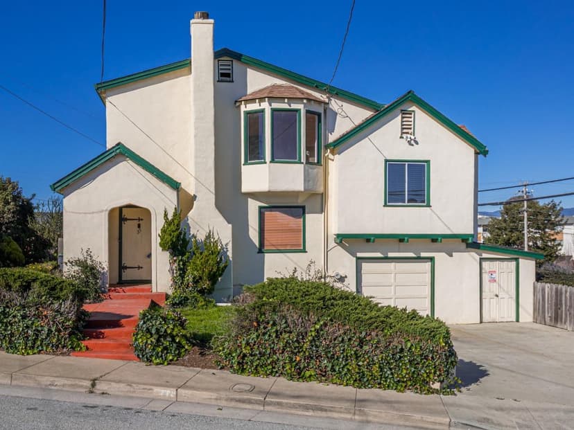 35 Sycamore Street - Photo 1 of 8