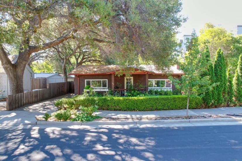 340 Palo Alto Avenue - Photo 1 of 6